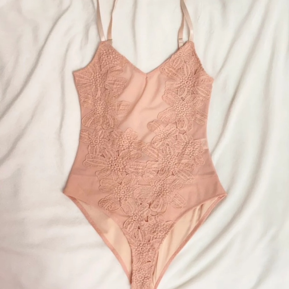 Blush pink appliqué embroidery bodysuit